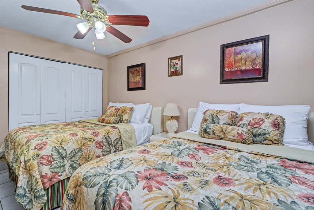 Gulf-Front Condo with Pool & Stunning Sunset Views