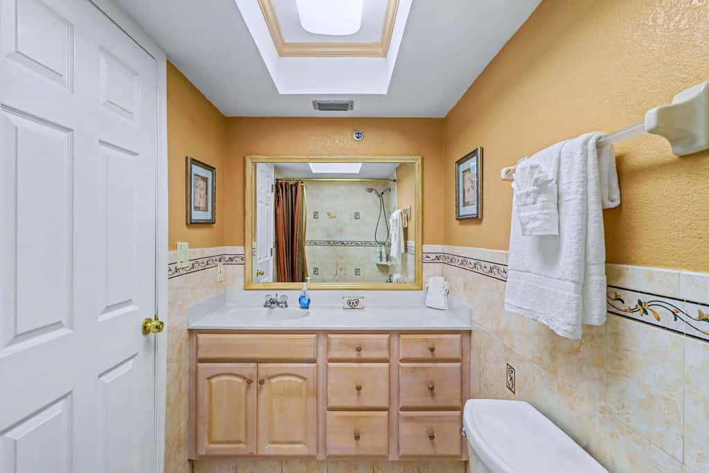 Gulf-Front Condo with Pool & Stunning Sunset Views