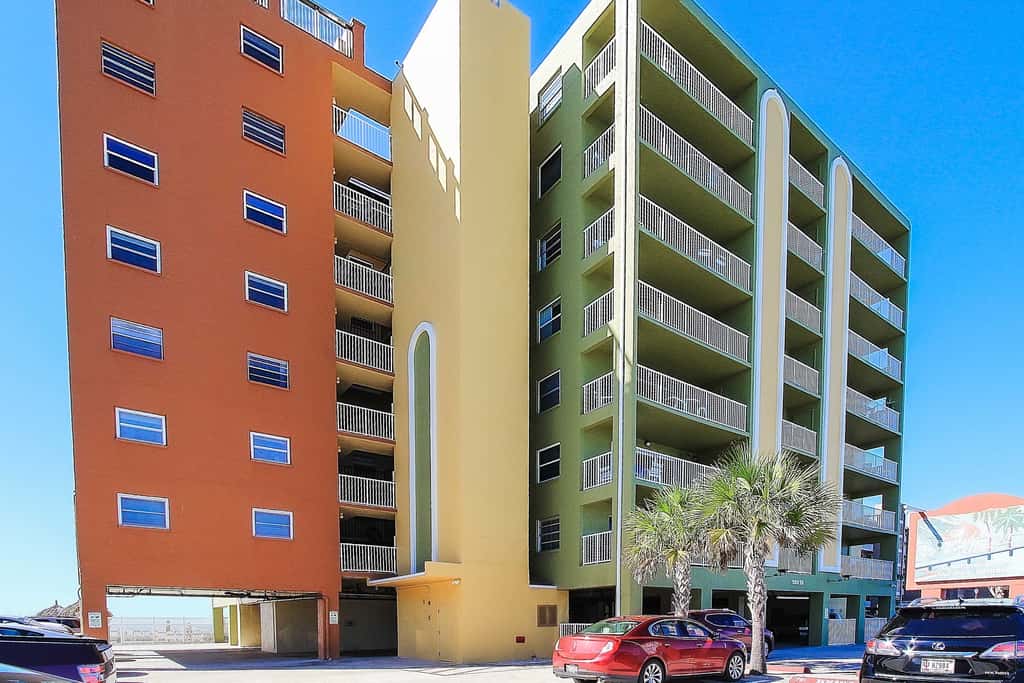Gulf-Front Condo with Pool & Stunning Sunset Views