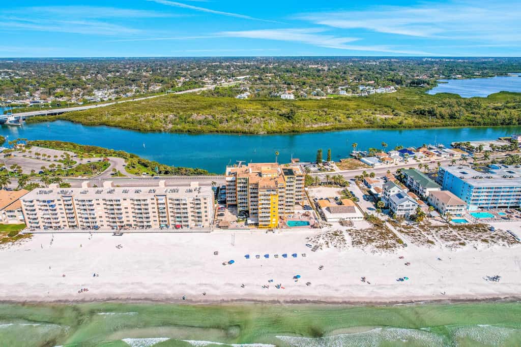 Gulf-Front Condo with Pool & Stunning Sunset Views