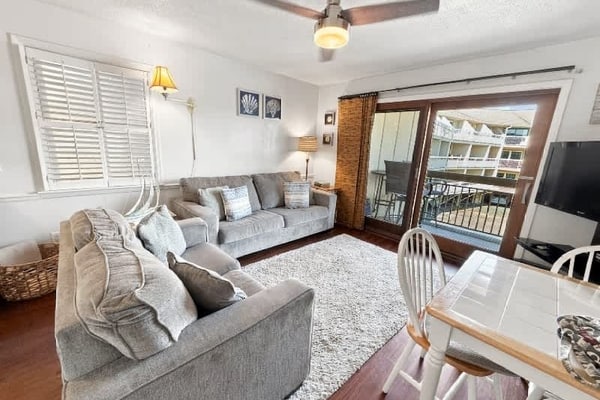 Make vacation memories at this Ocean Front South Forest Beach Villa 1 Bedroom 1 bath villa with sleeping for 6 at The Breakers resort at Coligny. Community Pool, Easy walk to the beach, restaurants and shopping! Recently installed elevator!