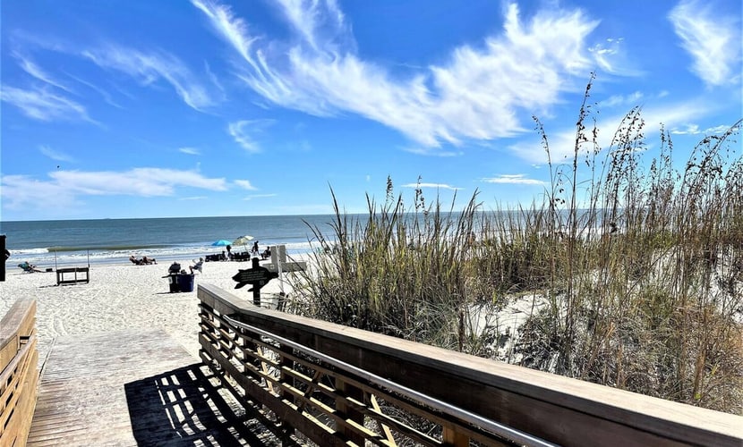 Beach, Pool, Golf! This lovely Shipyard villa has it all!!!