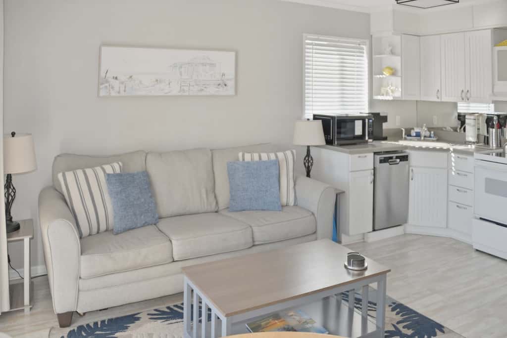 Resort Living | Pool, Tennis & Beach Access