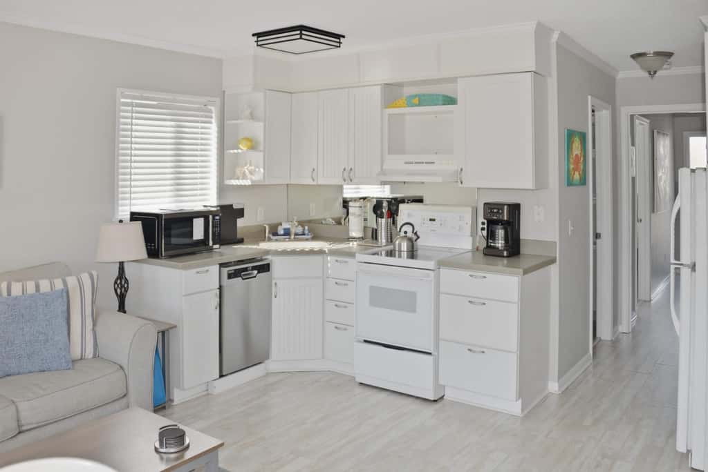 Resort Living | Pool, Tennis & Beach Access