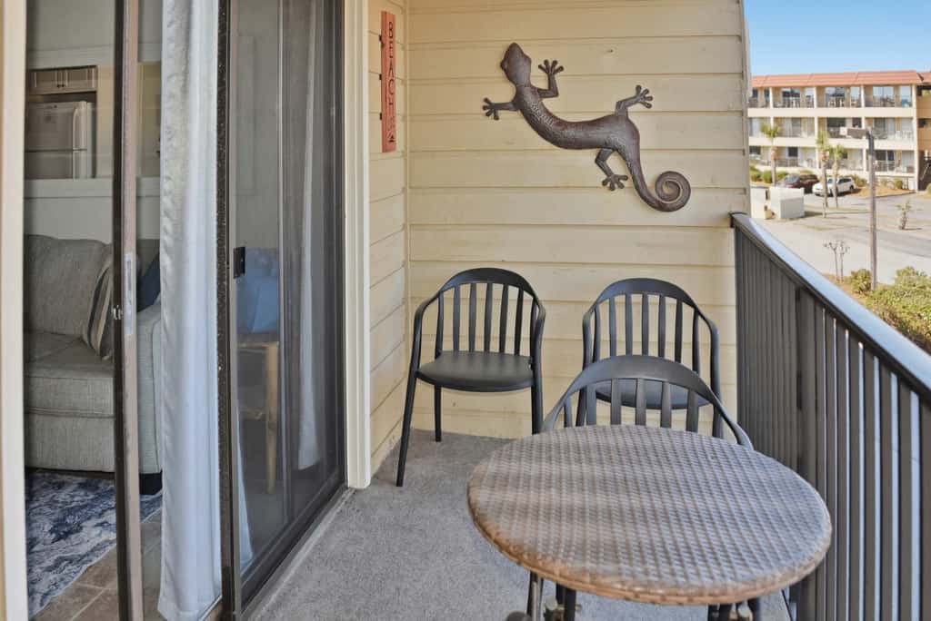 Resort Living | Pool, Tennis & Beach Access