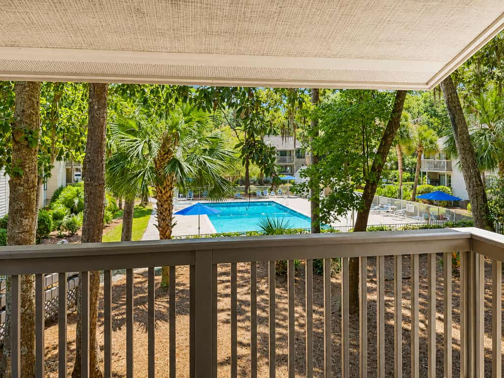 Enjoy a coastal retreat in this beautifully renovated top-floor condo. Situated on the south end of Hilton Head, this villa offers easy access to the beach, shopping, and dining. The interior features stainless steel appliances and a master king bed for a restful stay. Enjoy the quiet community atmosphere, take a dip in the large onsite pool, or explore the island on two wheels. Perfect for families, couples, or snowbirds looking for a seasonal escape!