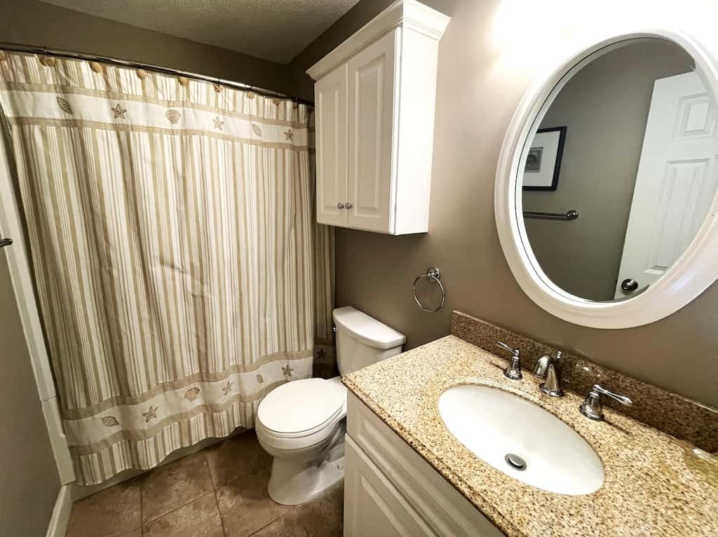 Hilton Head Escape: 2BR Villa with Pool Views