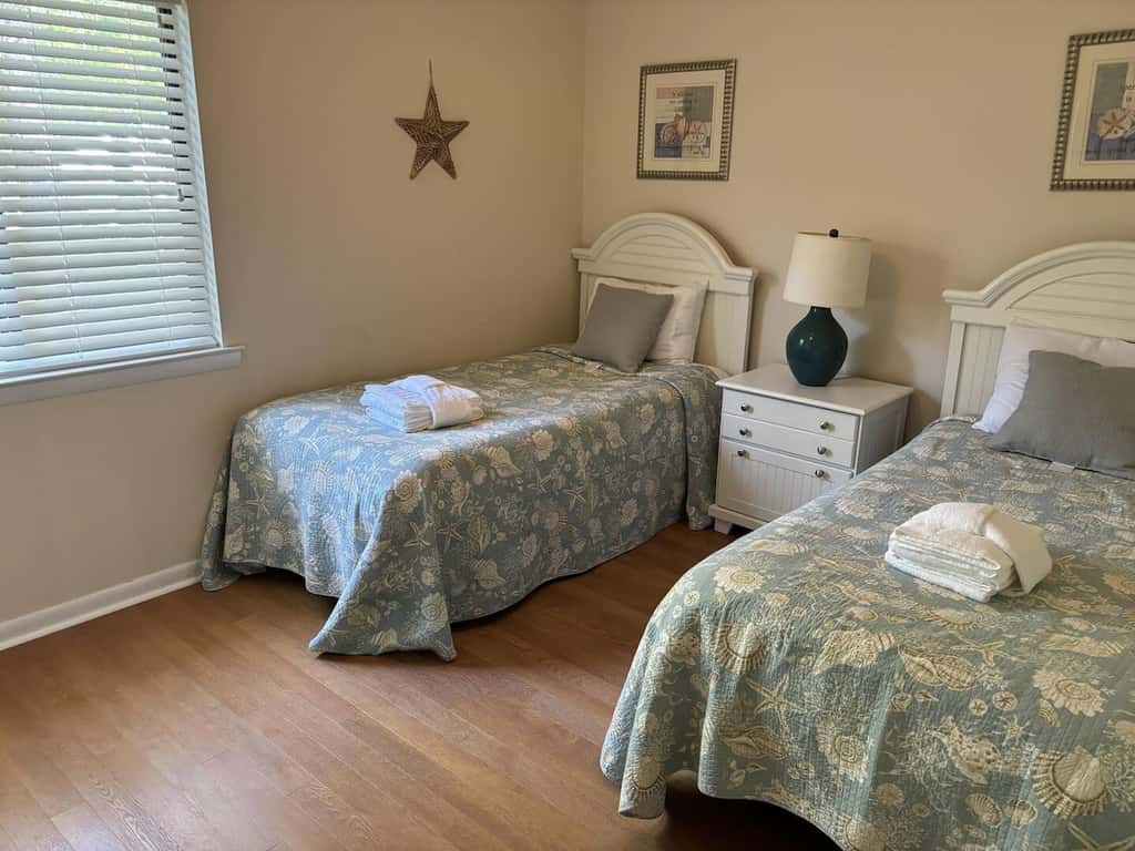 Hilton Head Escape: 2BR Villa with Pool Views