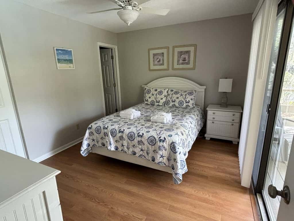 Hilton Head Escape: 2BR Villa with Pool Views