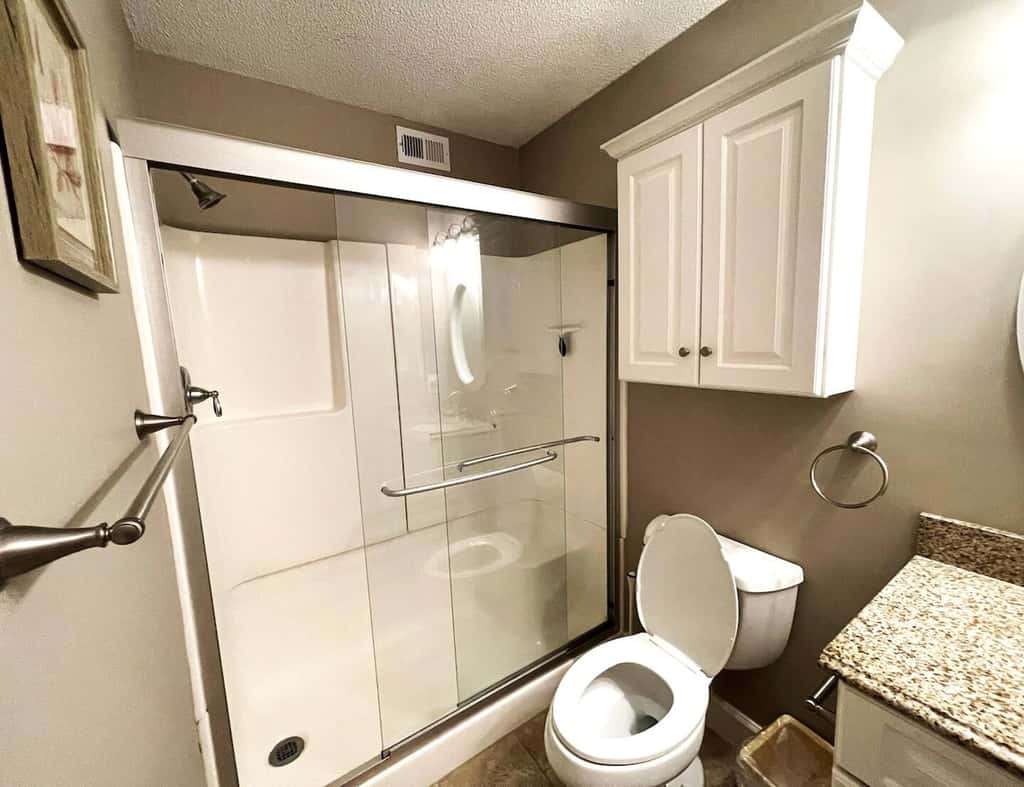 Hilton Head Escape: 2BR Villa with Pool Views