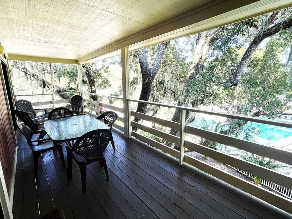Hilton Head Escape: 2BR Villa with Pool Views