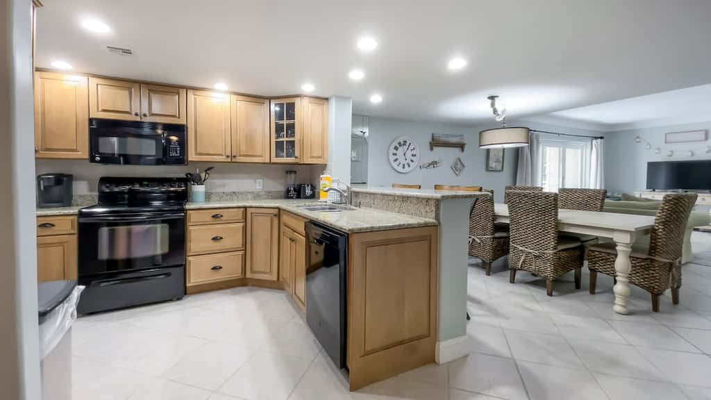 Sea Pines Top-Floor Villa | Golf & Wooded Views