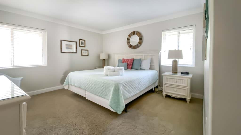 Sea Pines Top-Floor Villa | Golf & Wooded Views