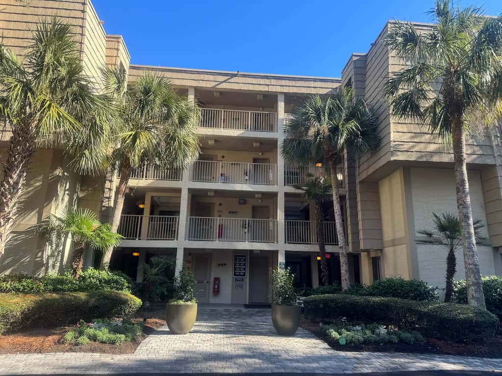 Sea Pines Top-Floor Villa | Golf & Wooded Views