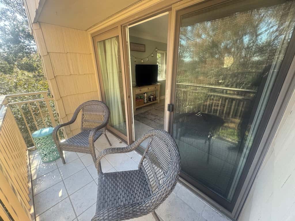 Sea Pines Top-Floor Villa | Golf & Wooded Views