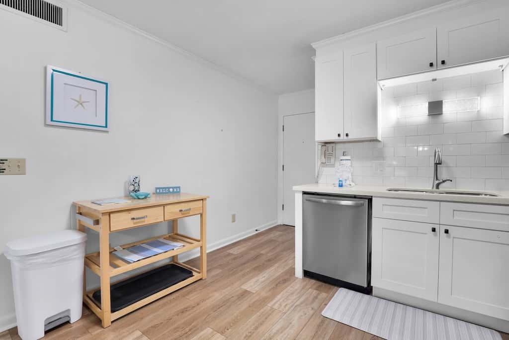 Tennis Villa D2 - 2BR Walk to Beach & Pool