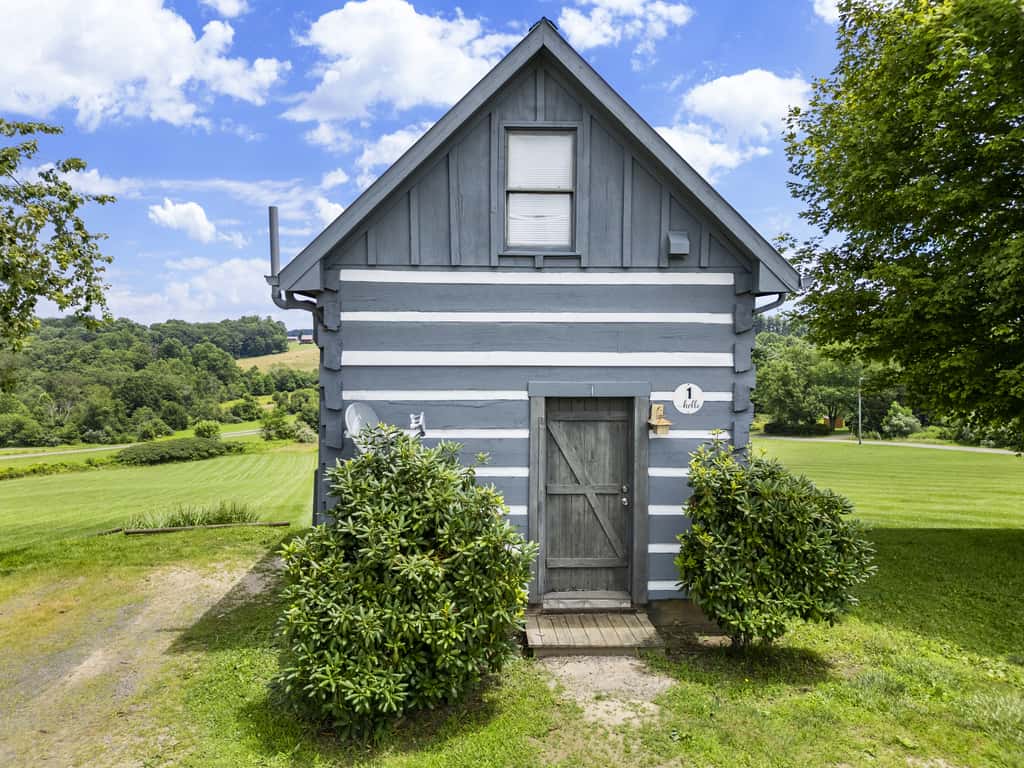 Pilot Mountain Cabin