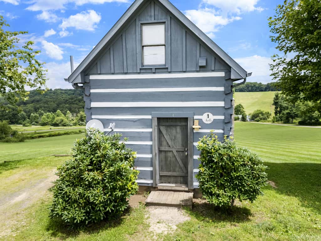 Pilot Mountain Cabin