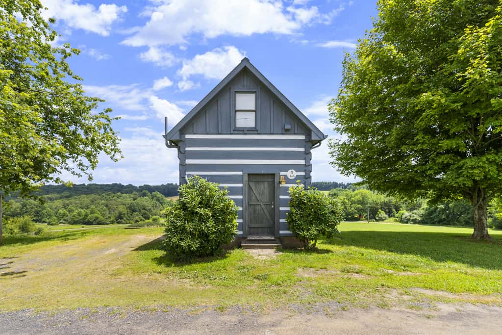 Pilot Mountain Cabin