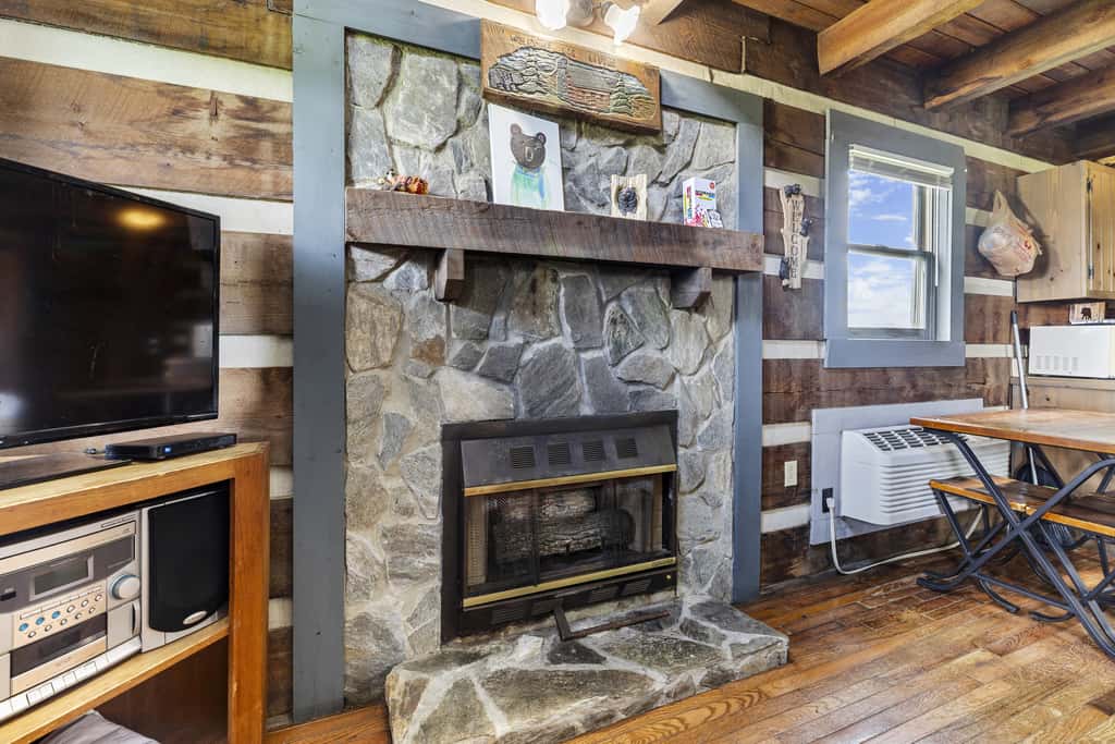 Pilot Mountain Cabin