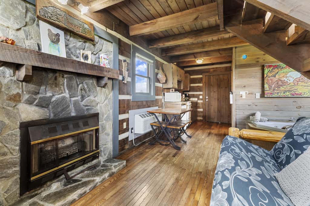 Pilot Mountain Cabin