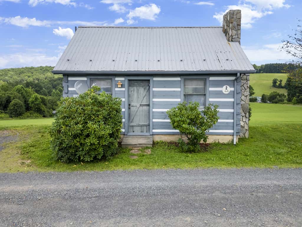 Groundhog Mountain Cabin