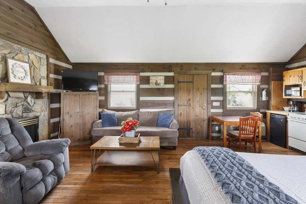 Groundhog Mountain Cabin