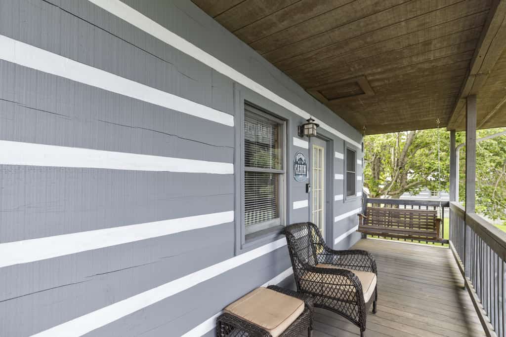 Hillside Hideout Log Cabin For 2!  Cabin 10