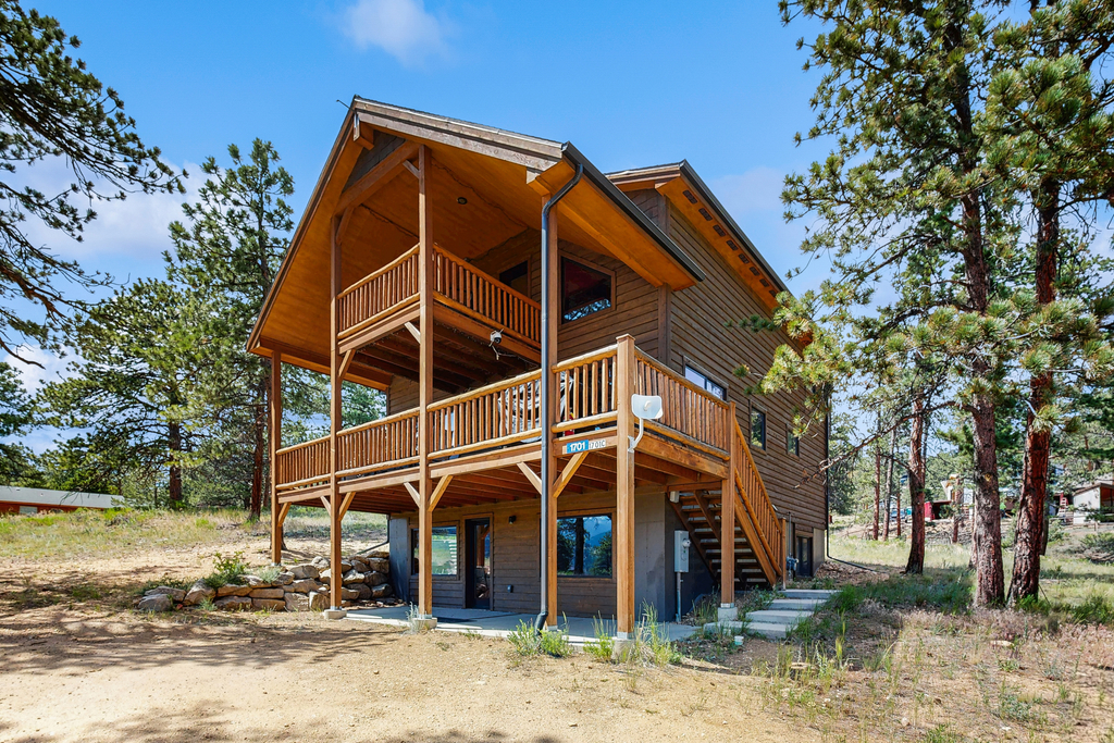 Crest Cabin