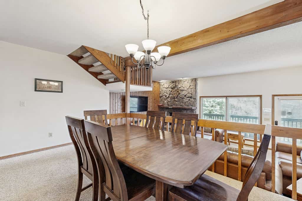 Comfortable home with breathtaking mountain views and high-speed WiFi