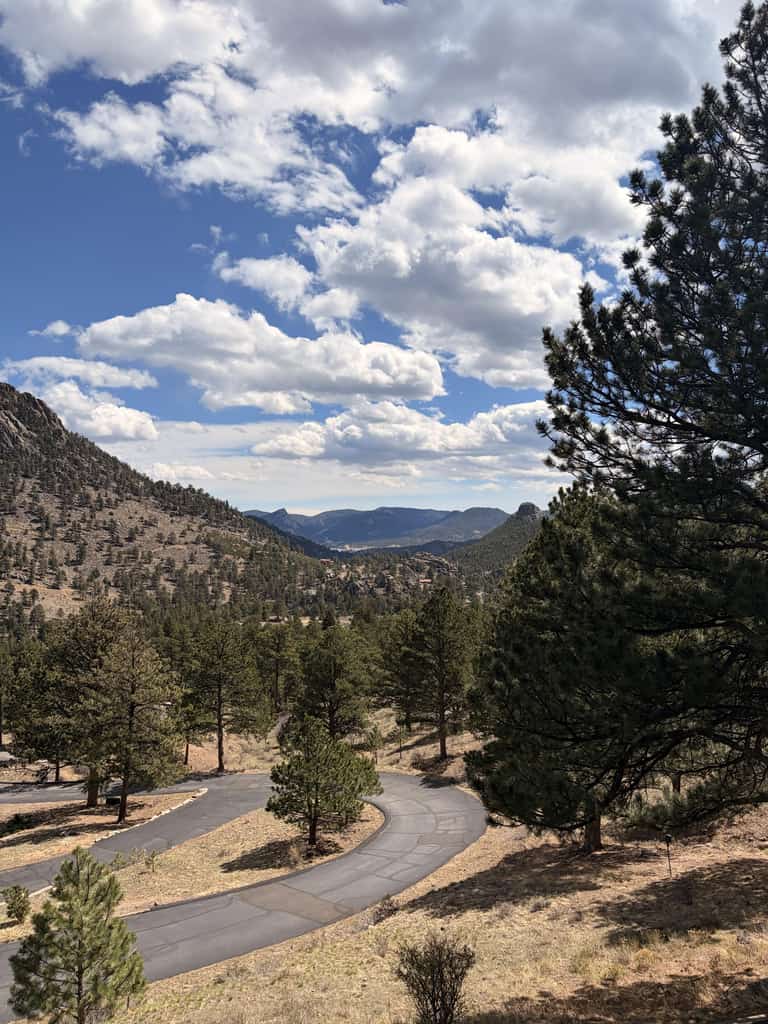 Comfortable home with breathtaking mountain views and high-speed WiFi