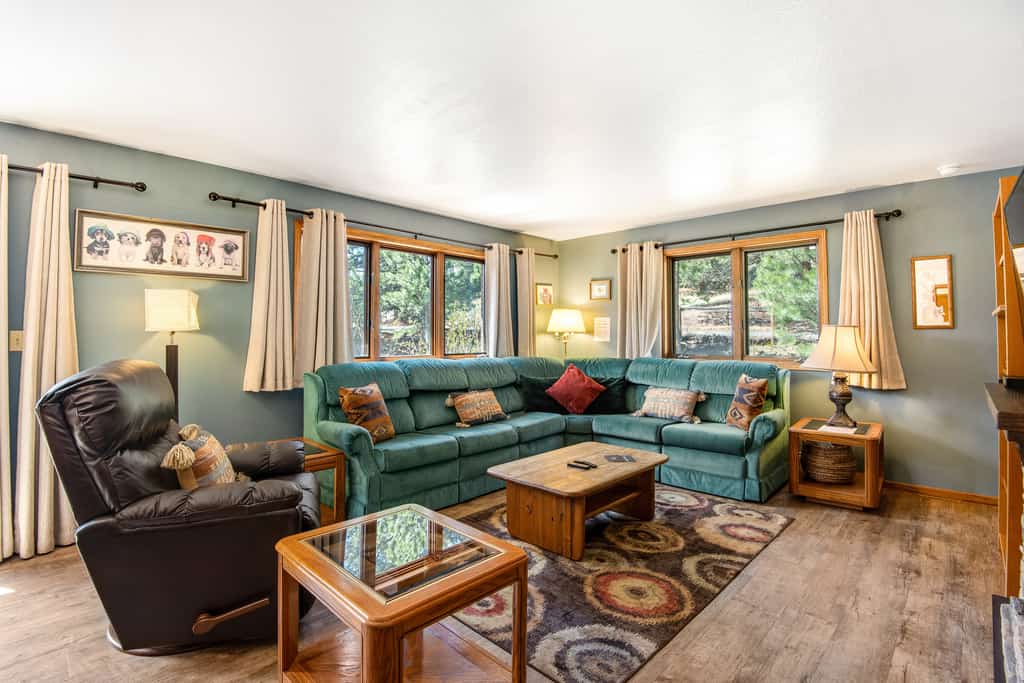Dog-friendly, mountain-view home with deck & grill - Permit #3504