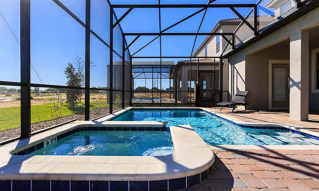 Spacious Villa With Screened in Private Pool