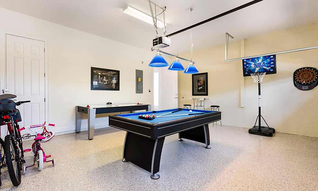 Lively Home with Water Views at Reunion