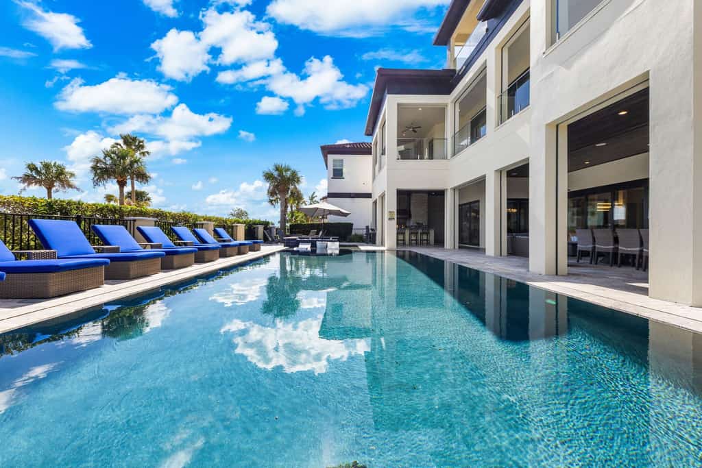 Reunion Mansion | Immersive Game Room & Pool