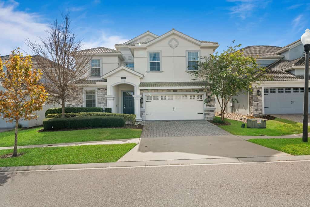 Bright Villa with Theater in Champions Gate