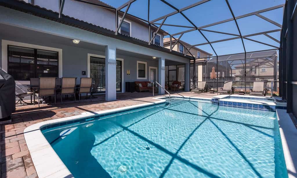 Traditional Home with Spa in Champions Gate
