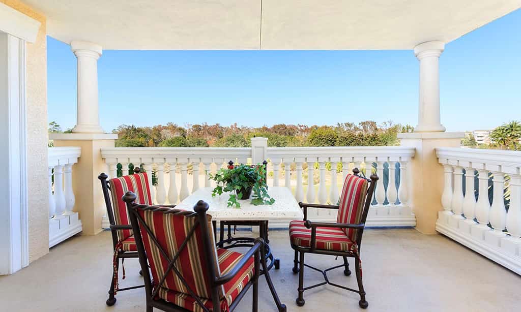 Spacious Condo with Balcony and Golf Views at Reunion