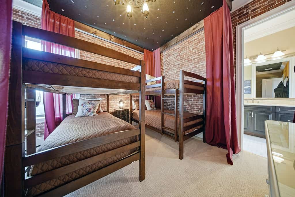 Delightful Haven with Theater Room at Reunion