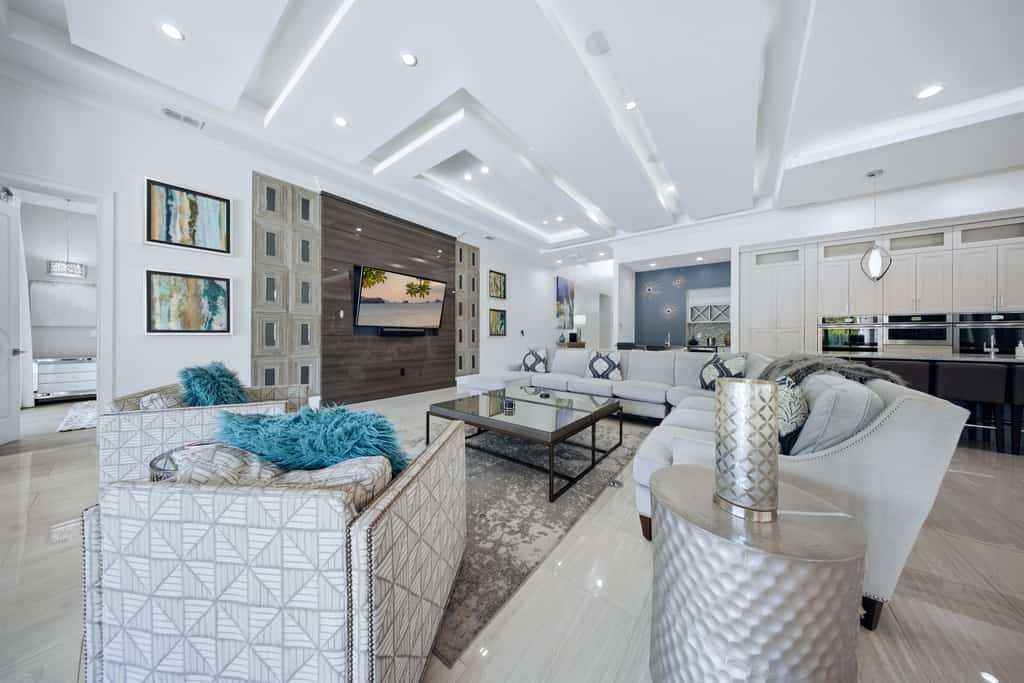Deluxe Mansion with Swim up Bar and Pool Slide at Reunion