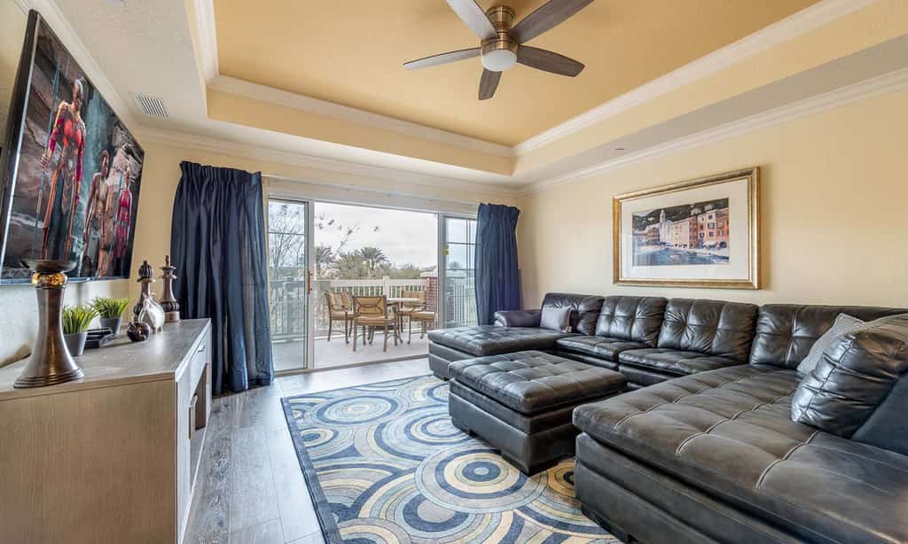 Spacious Elegant Condo with Private Balcony at Reunion