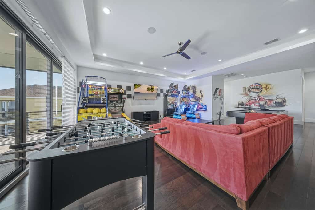 Bright Chic Oasis with Private Pool and Spa at Reunion