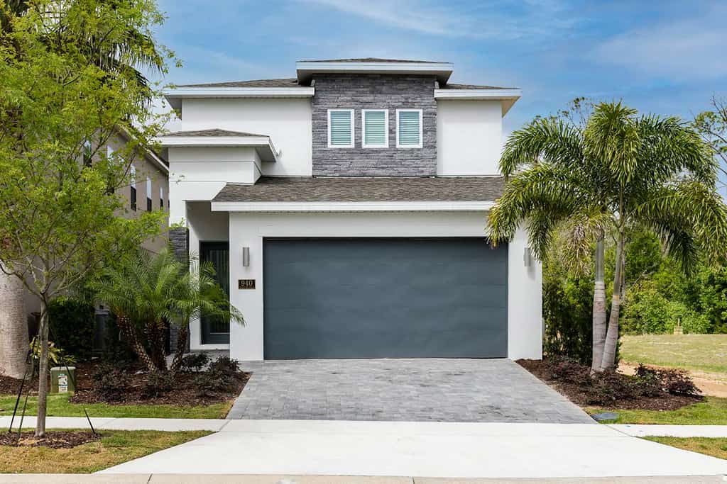 Lavish Estate with Home Theater in Reunion