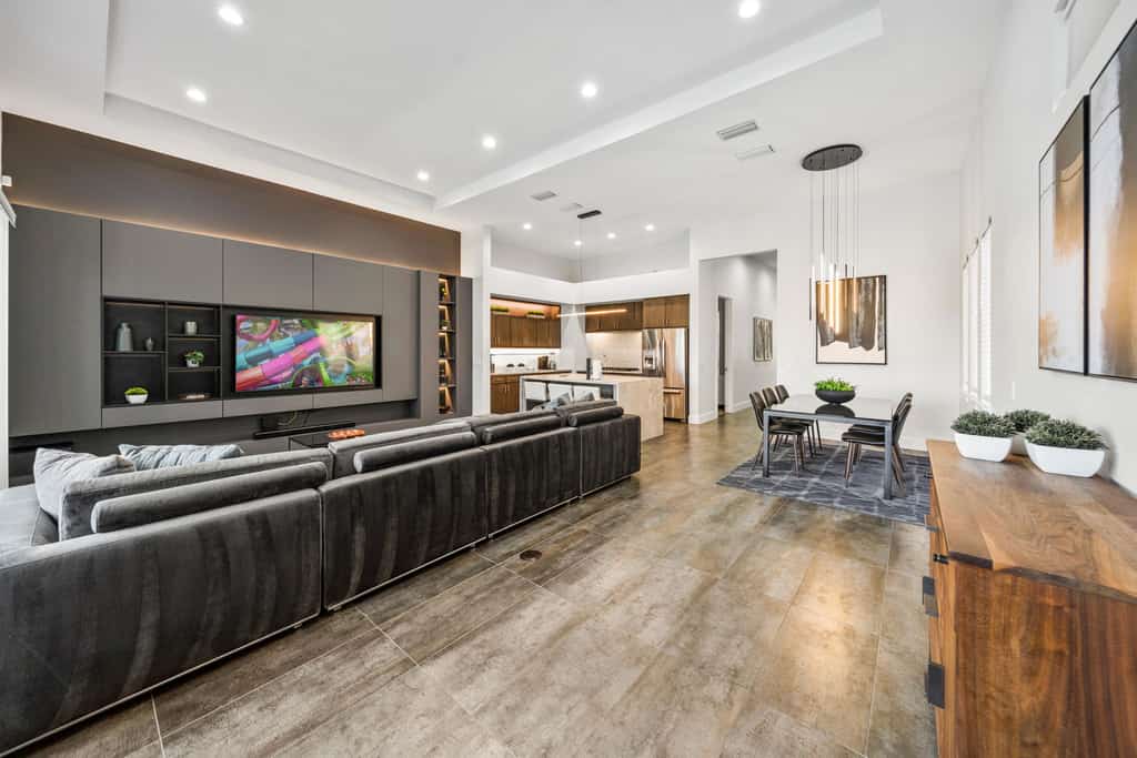 Modern Villa with Games Room at Reunion