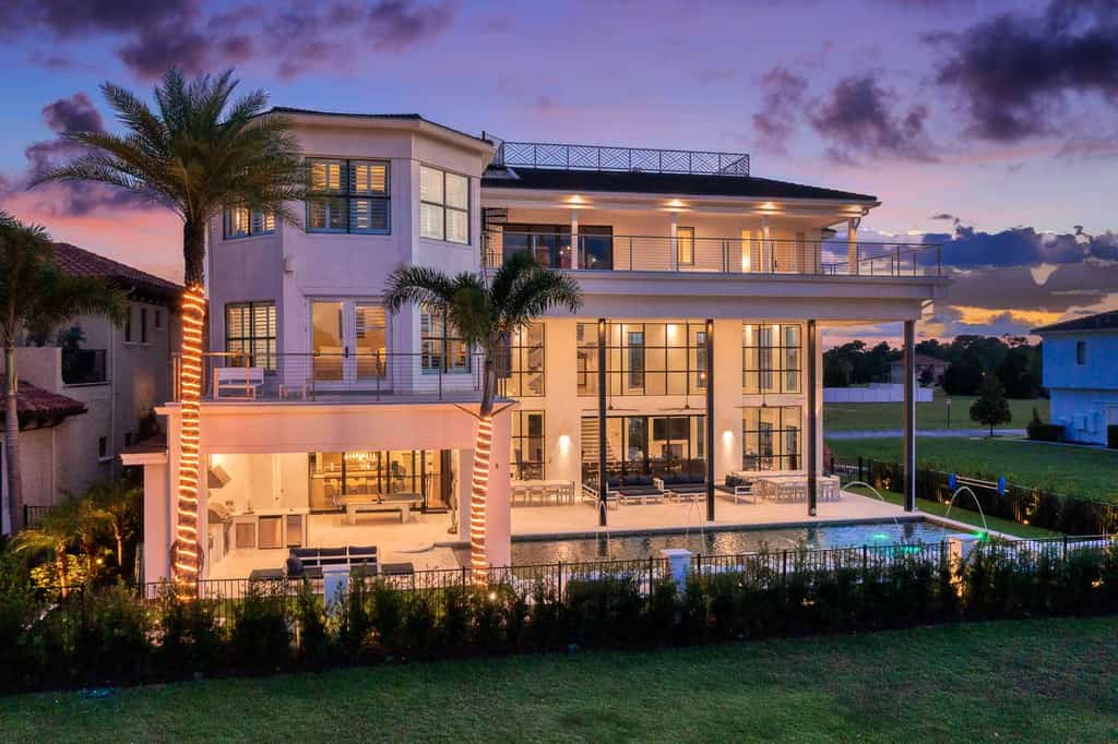 Eclectic Estate with Location Themed Bedrooms at Reunion