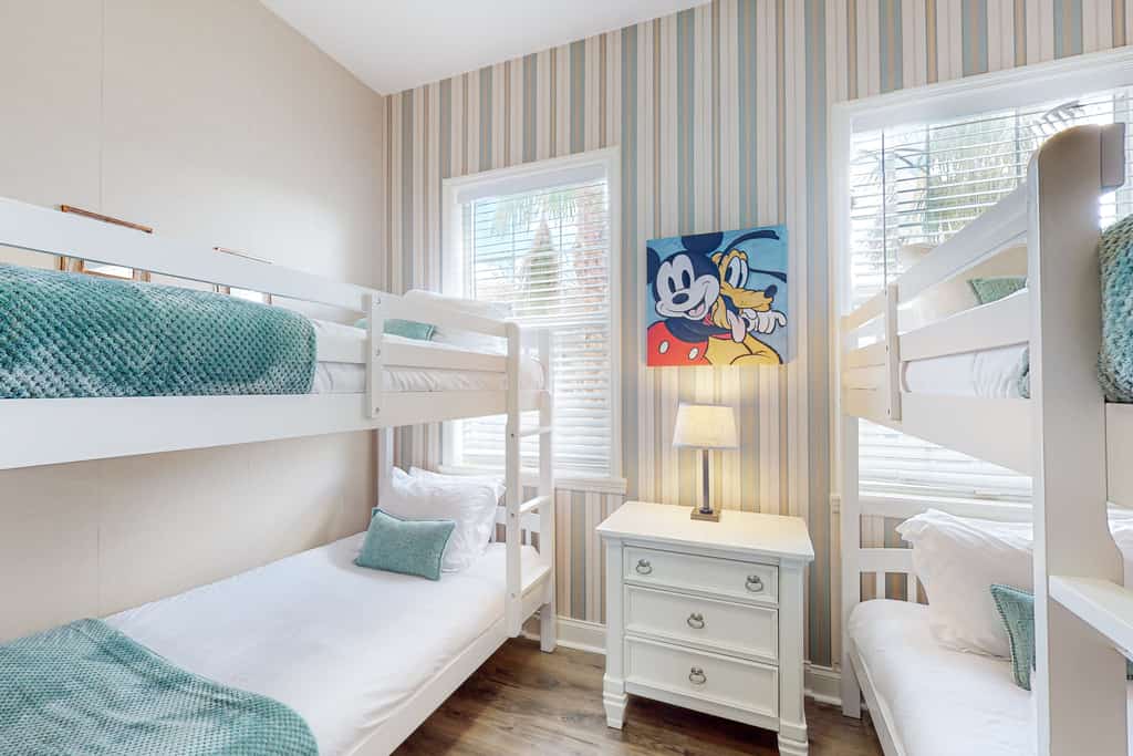 Classy Condo With Private Balcony at Reunion