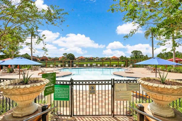 Dog-friendly home with private outdoor pool, high-speed WiFi, and central AC
