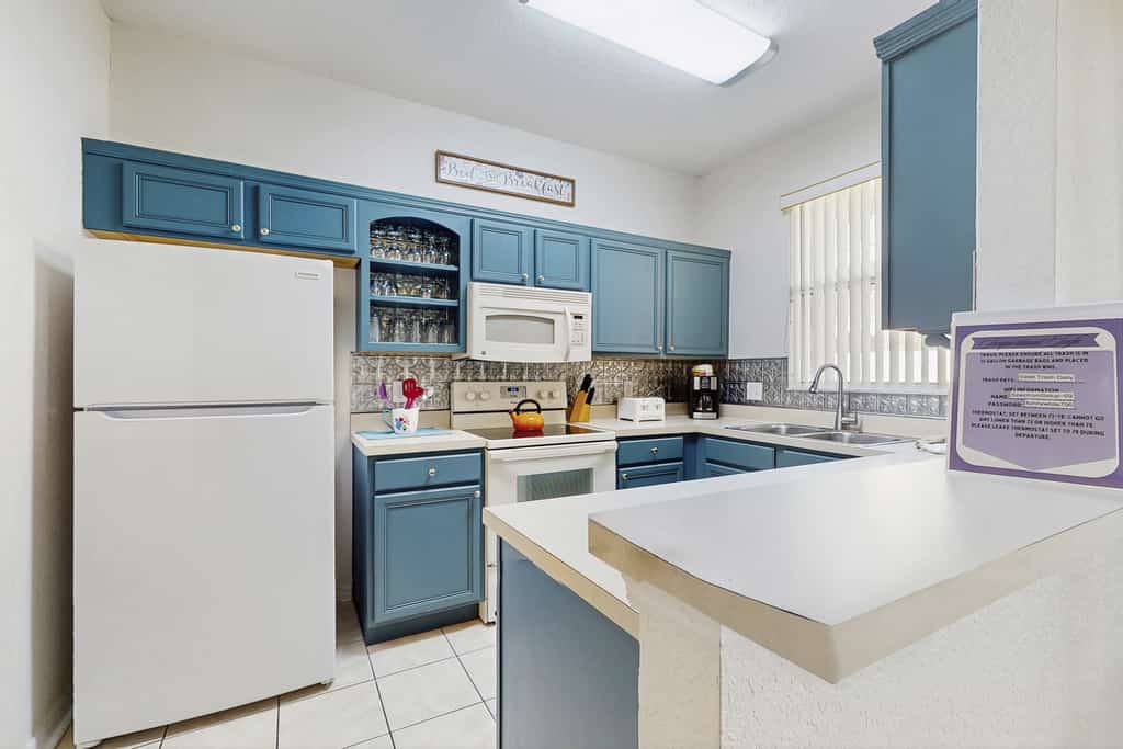 Wonderful, two-level home close to theme parks with W/D, central AC & patio