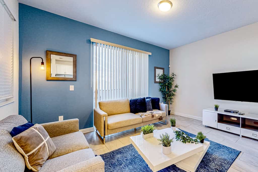 Inviting home near theme parks with private heated pool, lanai, patio & W/D