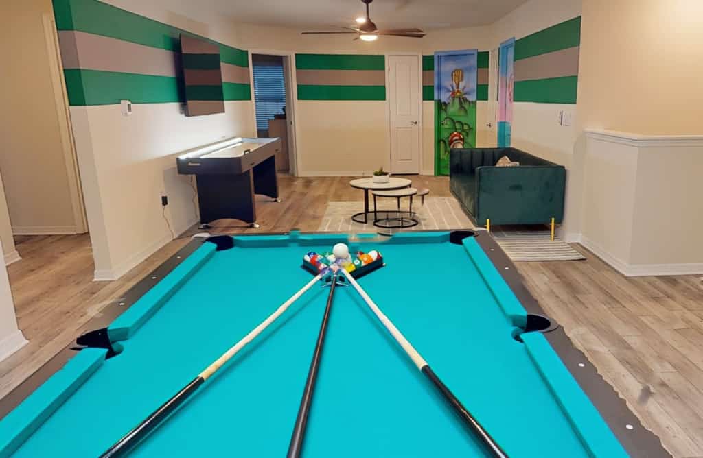 Spacious private home w/ private pool, resort style waterpark & mini golf access
